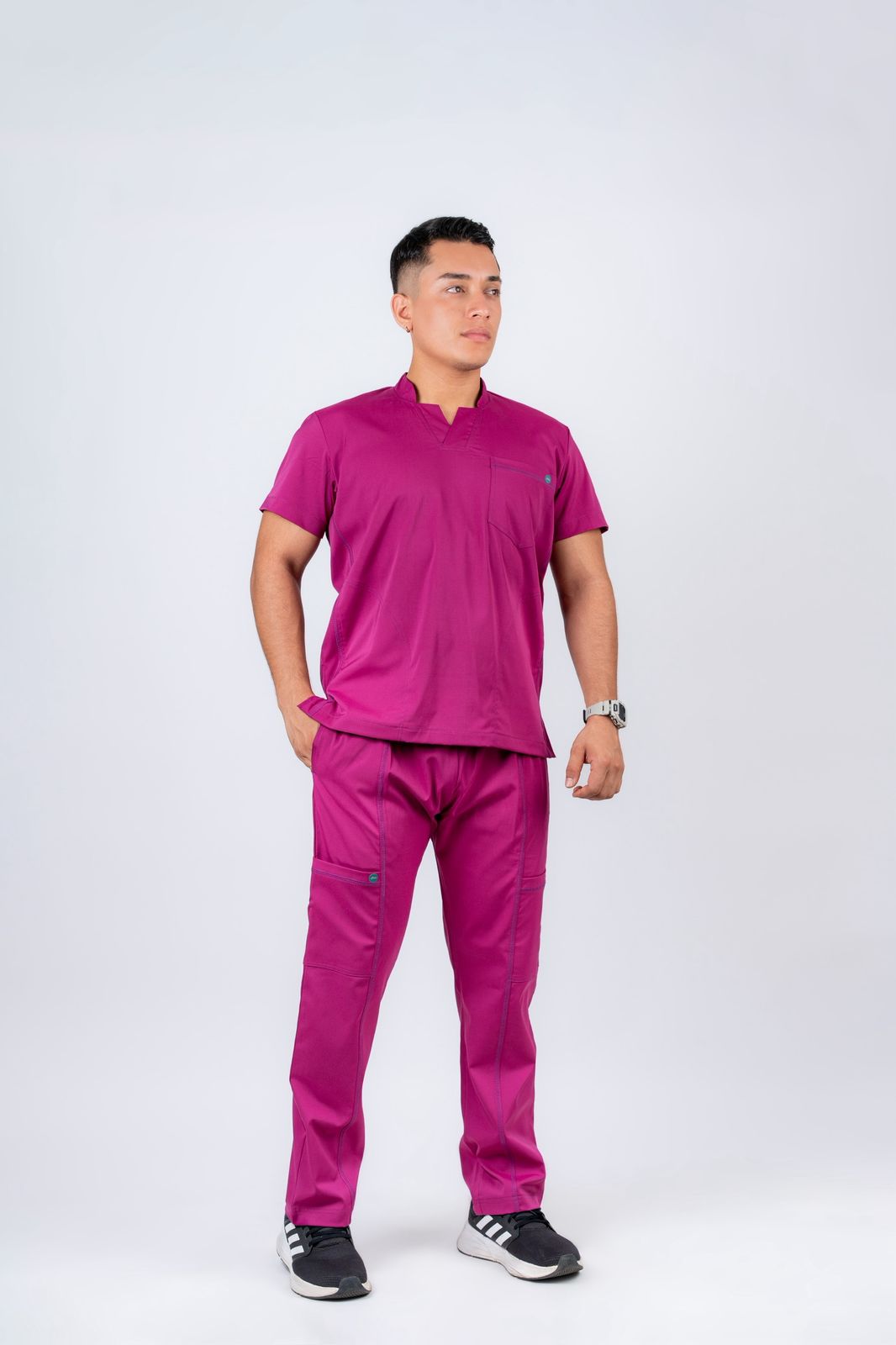 Uniforme Ref Levitic, Licrado Strech